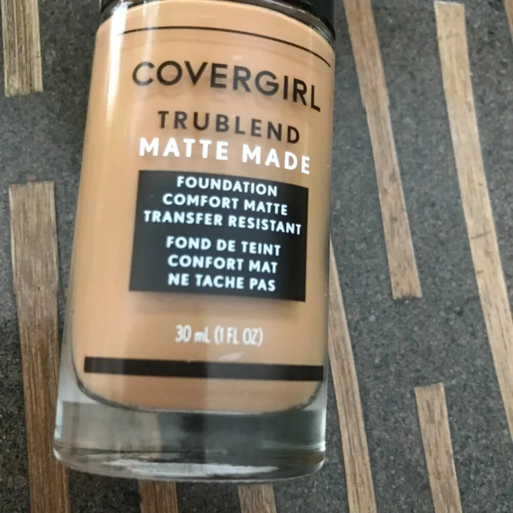 LOT Dark Tone Hide Concealer e.l.f. Camo CC Cream Covergirl Concealer Foundation